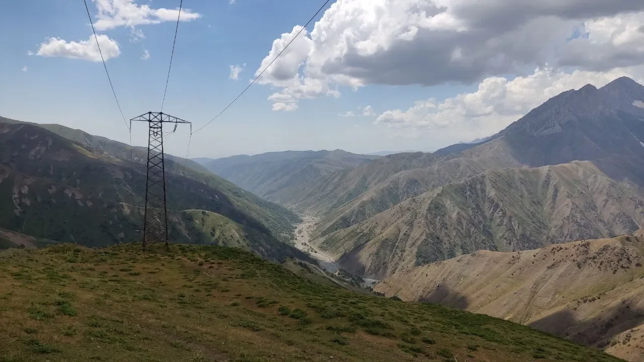 BMW F650GS на бездорожье в горах Кыргызстана