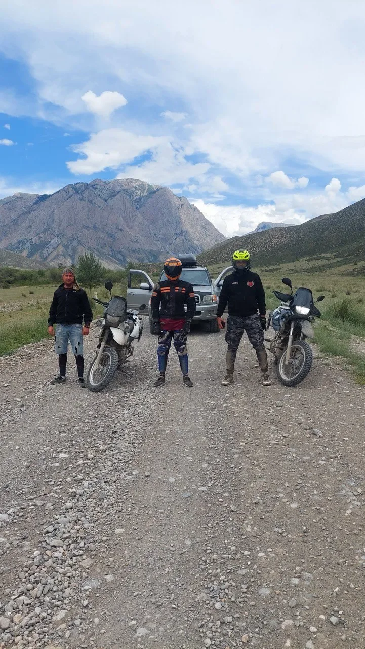 Мото-тур по Кыргызстану на закате в горах