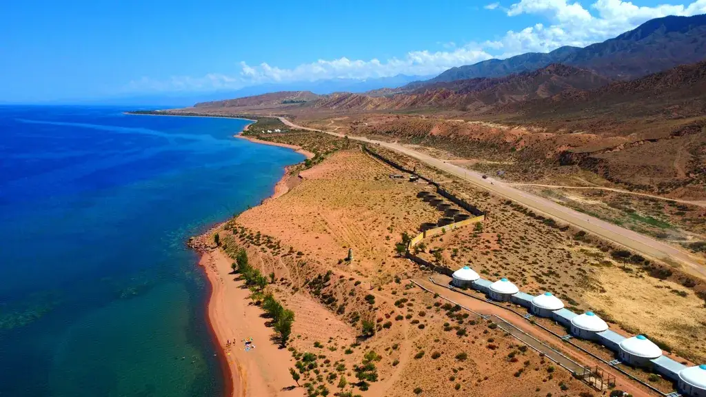 Каджи-Сай на южном берегу Иссык-Куля